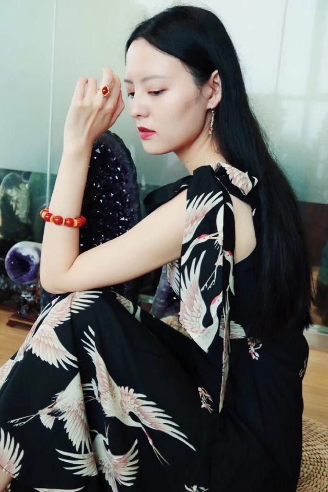南红玛瑙中颜色最好的是哪一种？该如何判断南红玛瑙的好与坏？